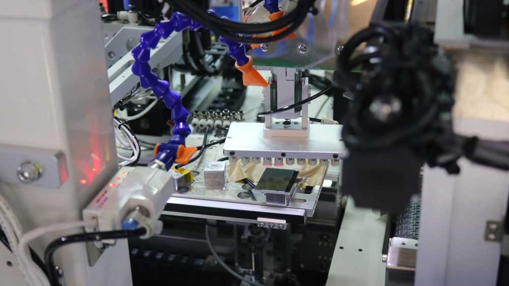 full automtion LCD assembly mathchine.jpg