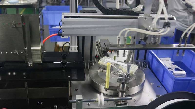 light blocking film wrapping machine.jpg